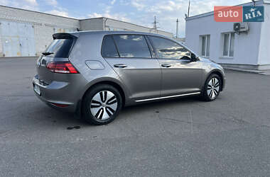 Хэтчбек Volkswagen e-Golf 2015 в 