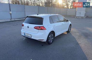 Хетчбек Volkswagen e-Golf 2016 в 