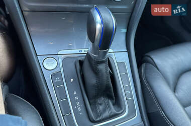 Хэтчбек Volkswagen e-Golf 2015 в 