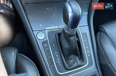 Хэтчбек Volkswagen e-Golf 2015 в 