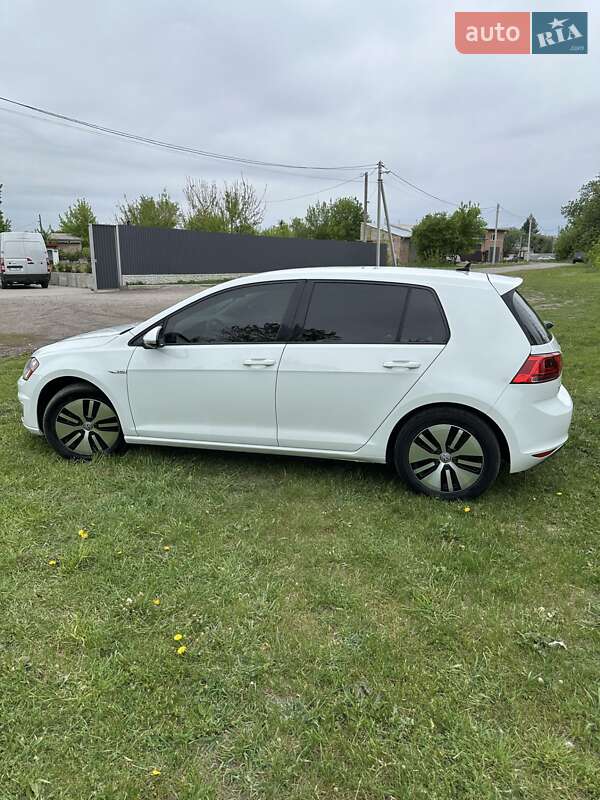 Хэтчбек Volkswagen e-Golf 2015 в Лубнах