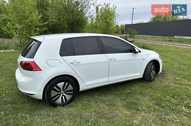 Хэтчбек Volkswagen e-Golf 2015 в 