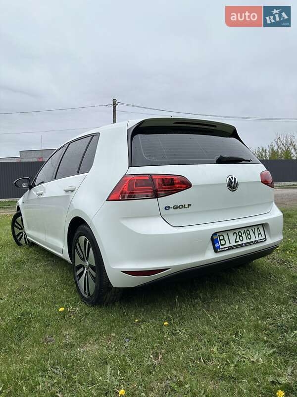 Хэтчбек Volkswagen e-Golf 2015 в Лубнах