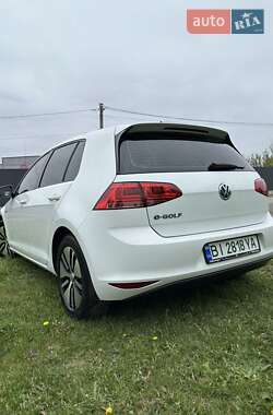 Хэтчбек Volkswagen e-Golf 2015 в 