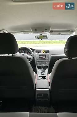 Хэтчбек Volkswagen e-Golf 2015 в 