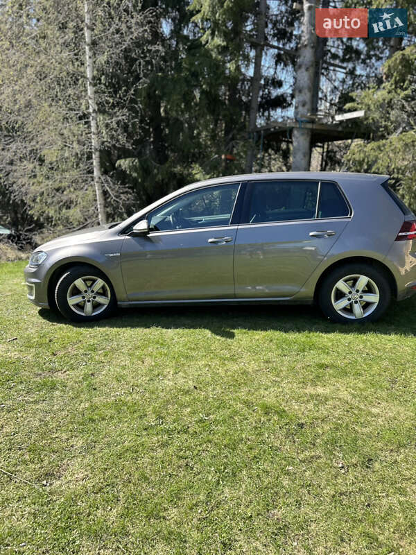 Хетчбек Volkswagen e-Golf 2016 в Хмельницькому
