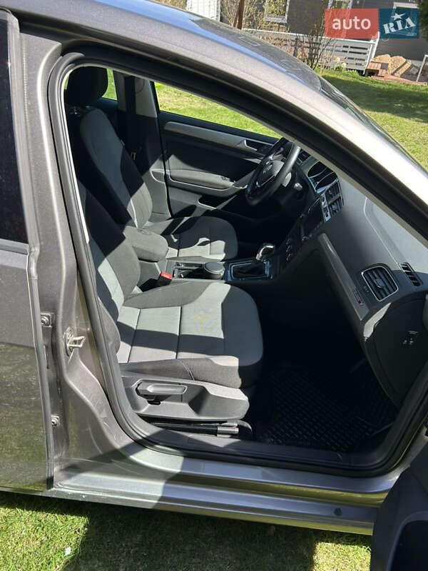 Хетчбек Volkswagen e-Golf 2016 в Хмельницькому