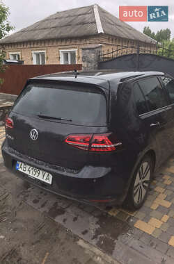 Хетчбек Volkswagen e-Golf 2016 в 