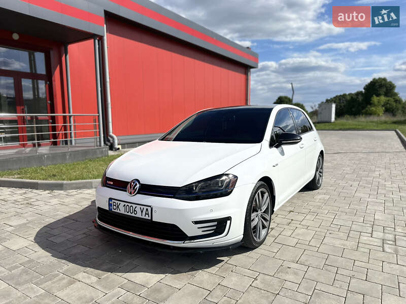 Хетчбек Volkswagen e-Golf 2014 в Рівному