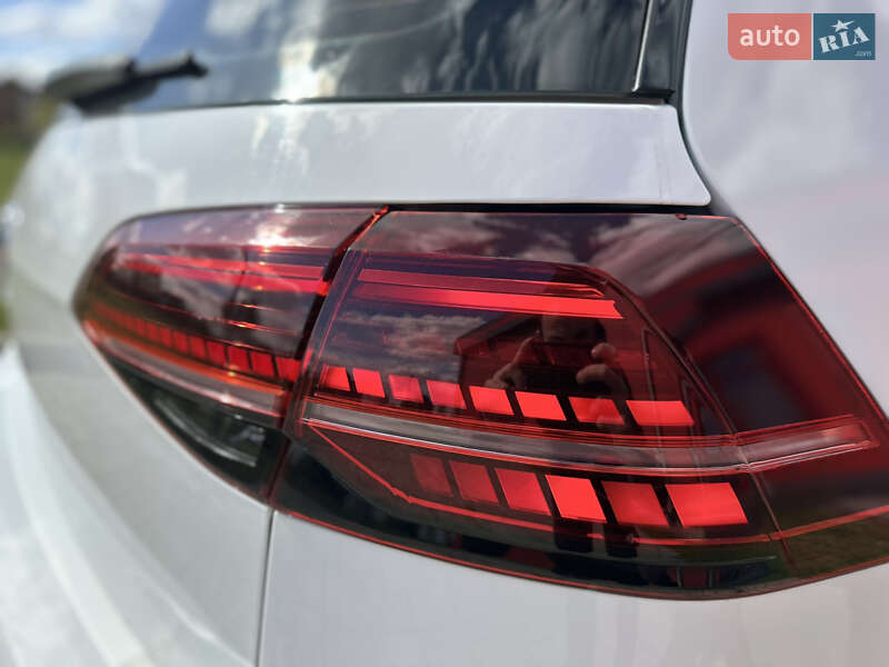 Хетчбек Volkswagen e-Golf 2014 в Рівному