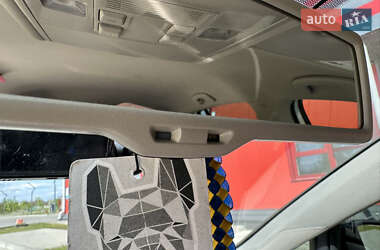 Хетчбек Volkswagen e-Golf 2014 в 