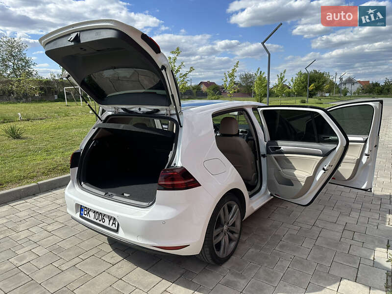 Хетчбек Volkswagen e-Golf 2014 в Рівному