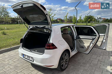 Хетчбек Volkswagen e-Golf 2014 в 
