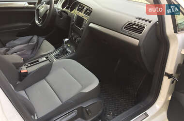 Хетчбек Volkswagen e-Golf 2016 в 