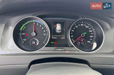 Хетчбек Volkswagen e-Golf 2015 в 