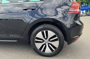 Хетчбек Volkswagen e-Golf 2015 в 
