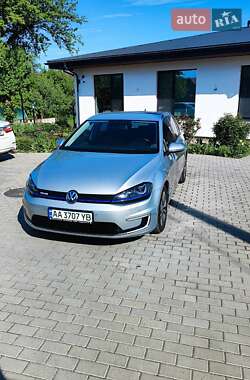 Хэтчбек Volkswagen e-Golf 2016 в Киеве