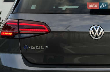 Хетчбек Volkswagen e-Golf 2019 в 