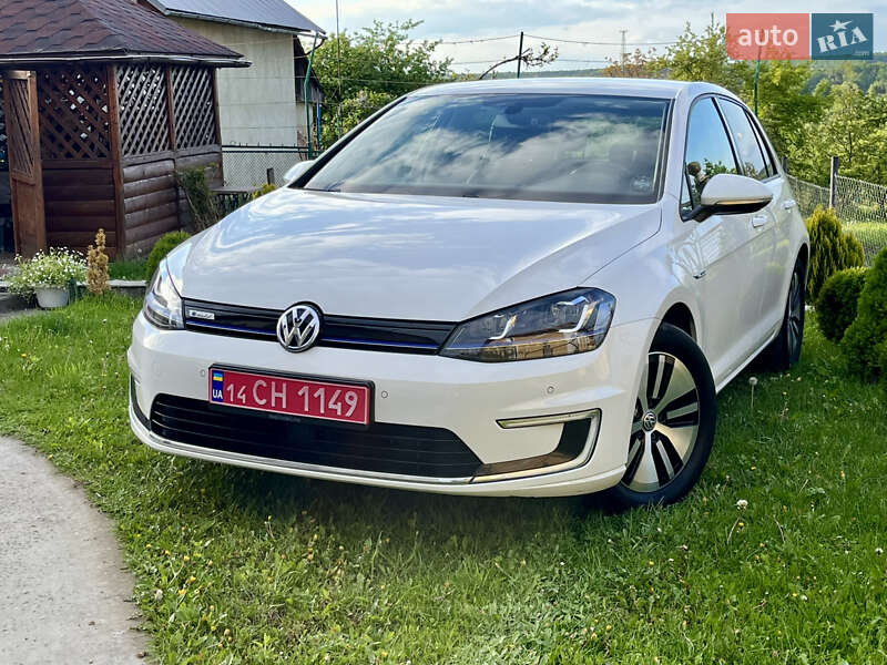 Хетчбек Volkswagen e-Golf 2016 в 