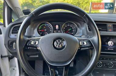 Хетчбек Volkswagen e-Golf 2016 в 