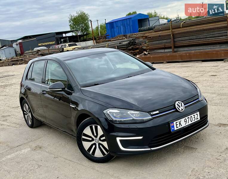 Хэтчбек Volkswagen e-Golf 2018 в Львове фото 23 Хэтчбек Volkswagen e-Golf 2018 в Львове