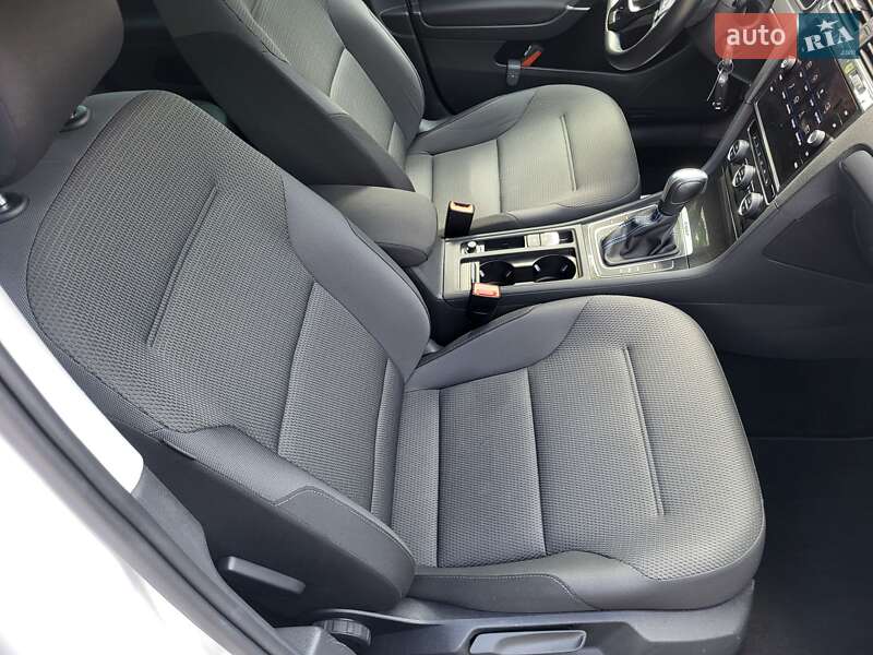 Хэтчбек Volkswagen e-Golf 2020 в Луцке