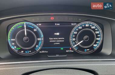 Хетчбек Volkswagen e-Golf 2020 в 