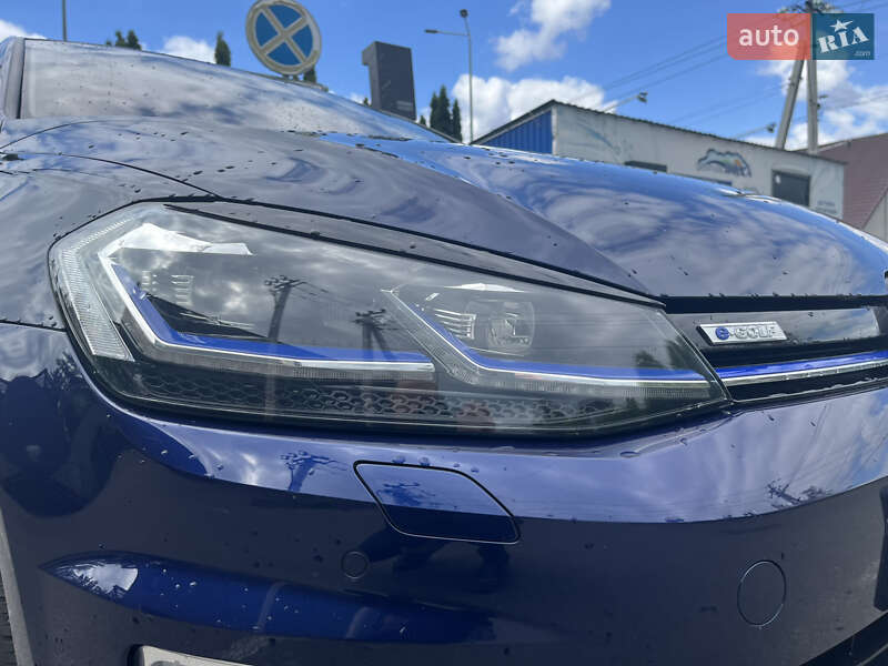 Хетчбек Volkswagen e-Golf 2017 в Києві