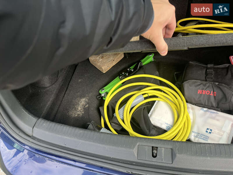 Хетчбек Volkswagen e-Golf 2017 в Києві