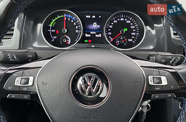 Хэтчбек Volkswagen e-Golf 2020 в 