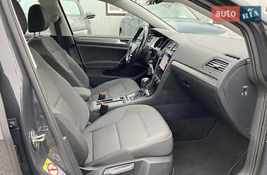 Хэтчбек Volkswagen e-Golf 2020 в 