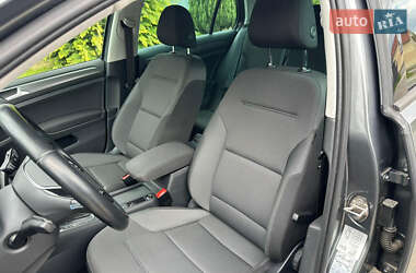 Хетчбек Volkswagen e-Golf 2020 в 