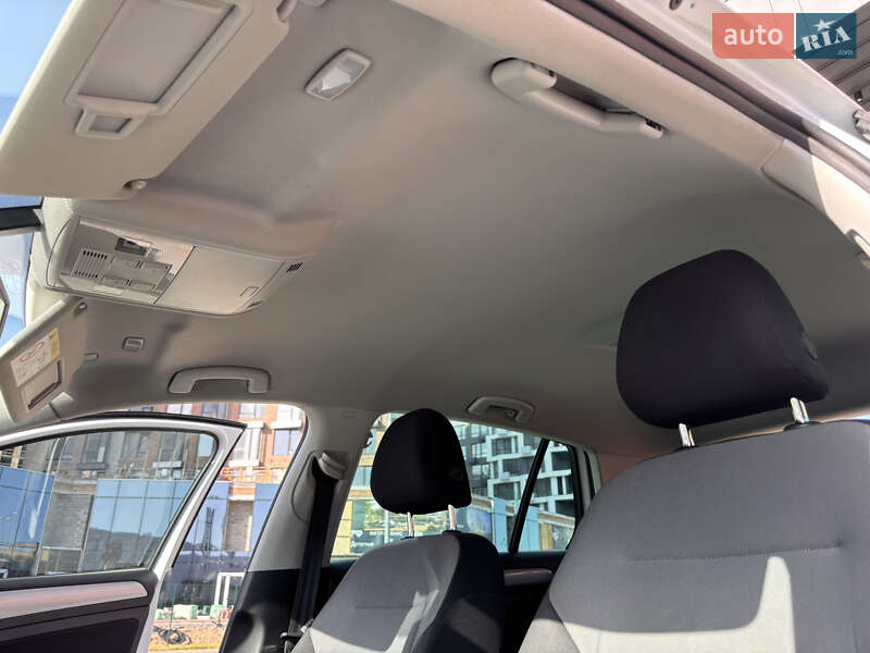 Хэтчбек Volkswagen e-Golf 2014 в Киеве фото 21 Хэтчбек Volkswagen e-Golf 2014 в Киеве