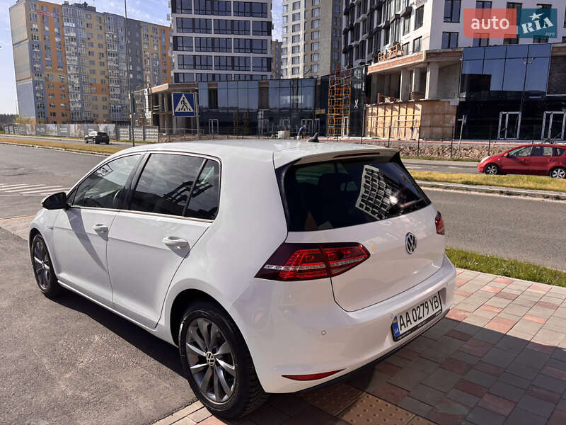 Хэтчбек Volkswagen e-Golf 2014 в Киеве фото 29 Хэтчбек Volkswagen e-Golf 2014 в Киеве