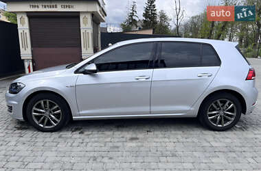 Хетчбек Volkswagen e-Golf 2019 в 