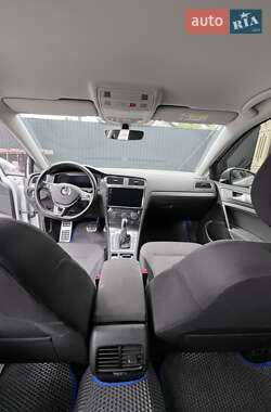 Хетчбек Volkswagen e-Golf 2019 в 