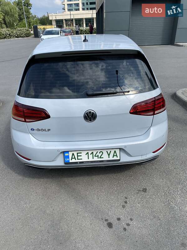 Хетчбек Volkswagen e-Golf 2018 в Дніпрі