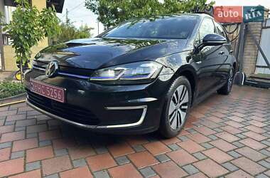 Хэтчбек Volkswagen e-Golf 2017 в 