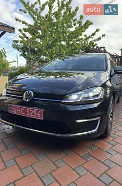 Хэтчбек Volkswagen e-Golf 2017 в 