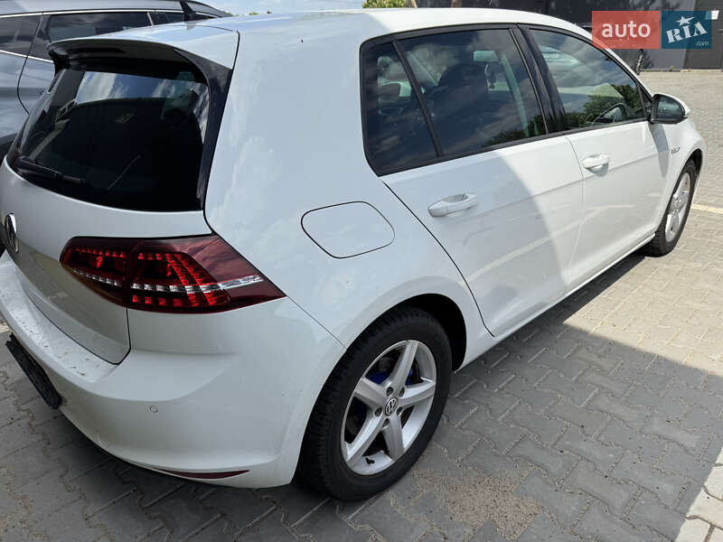 Хетчбек Volkswagen e-Golf 2016 в Одесі