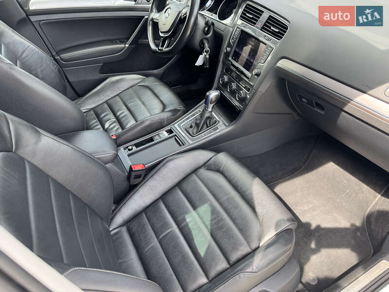 Хетчбек Volkswagen e-Golf 2016 в Одесі