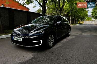 Хетчбек Volkswagen e-Golf 2015 в Дніпрі
