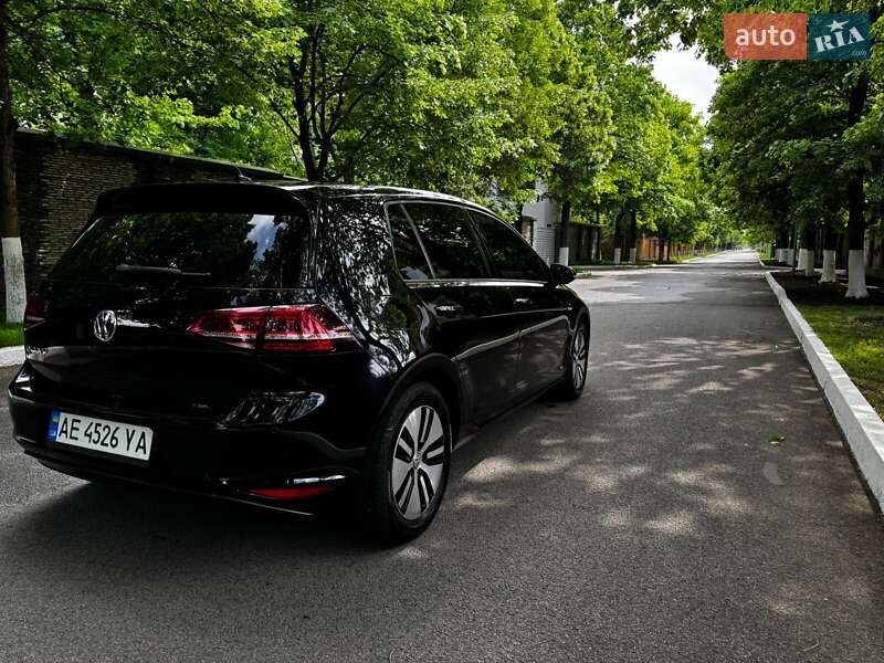 Хетчбек Volkswagen e-Golf 2015 в Дніпрі