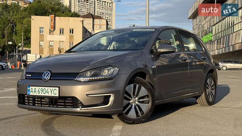 Хэтчбек Volkswagen e-Golf 2014 в 
