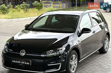 Хетчбек Volkswagen e-Golf 2017 в Миколаєві