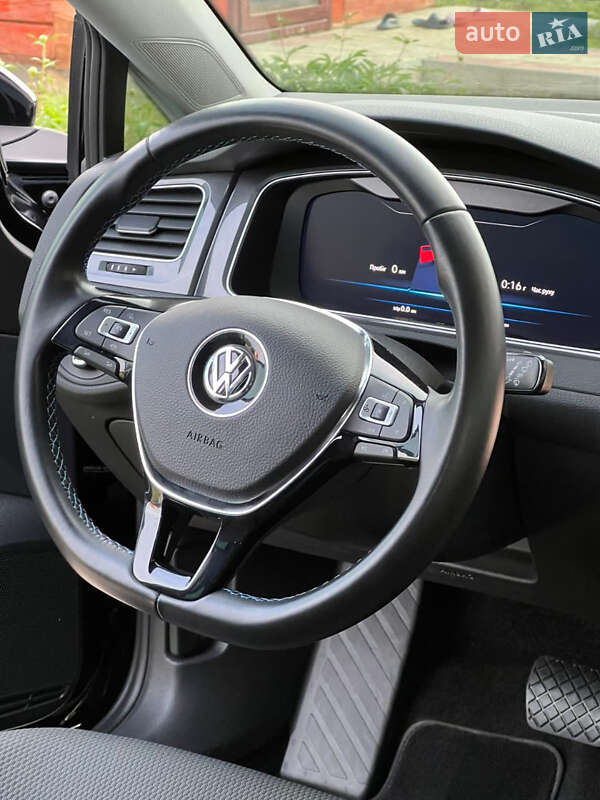 Хетчбек Volkswagen e-Golf 2020 в Ужгороді