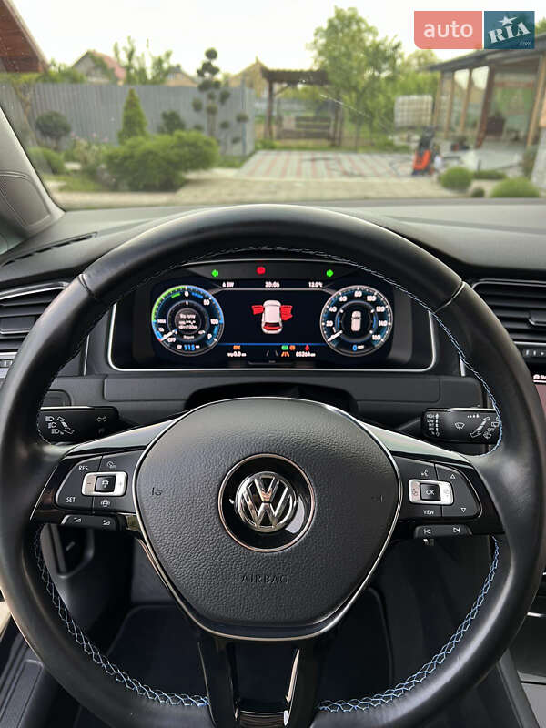 Хетчбек Volkswagen e-Golf 2020 в Ужгороді