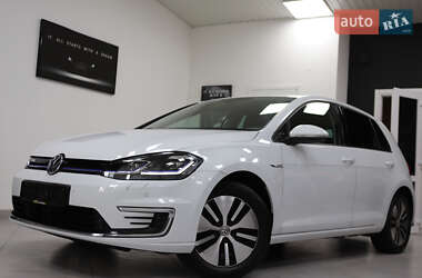 Хэтчбек Volkswagen e-Golf 2018 в 