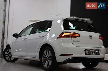 Хэтчбек Volkswagen e-Golf 2018 в 