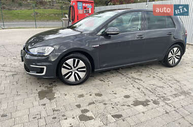 Хэтчбек Volkswagen e-Golf 2016 в Ужгороде